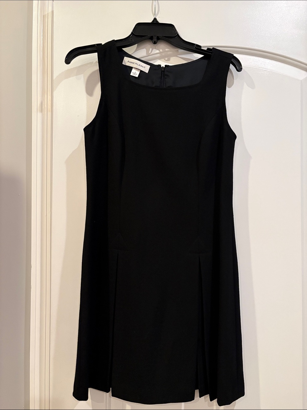 Anne Klein Black Sleeveless Dress